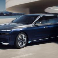 BMW 740i